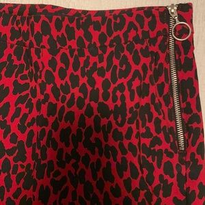 LAST CHANCE! Red & black Leopard print skinny pant with side zipper detail